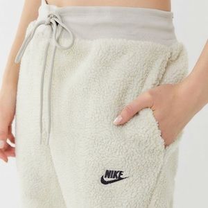 Nike sherpa sweats Clearance